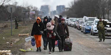 "Невідомо, куди повезуть": росіяни оголосили про "евакуацію" у Новій Каховці