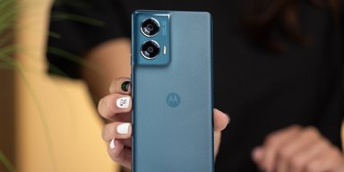Компанія подарувала співробітникам смартфони, які їх розлютили: в чому справа (фото)