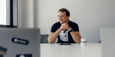Шоу Владимира Носова о крипте получило золото на премии Davos Communications Awards 2023