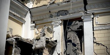 "Ложь и варварство": в ЕС пригрозили Путину и Шойгу ответственностью за обстрел Одессы