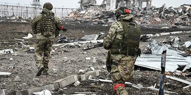 В Купянске идет зачистка: российские солдаты отрезаны от логистики и сдаются в плен