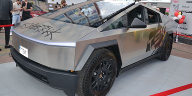 В Україні презентували новий електричний пікап Tesla Cybertruck (фото)