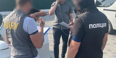 35 тисяч доларів за "вирішення" земельного питання: затримали депутата Волиньради (фото)