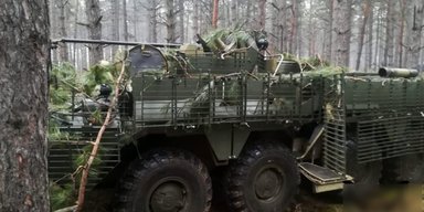 Добавили защиты и ПТРК "Корнет": у оккупантов заметили модернизированный БТР-82АТ (фото)