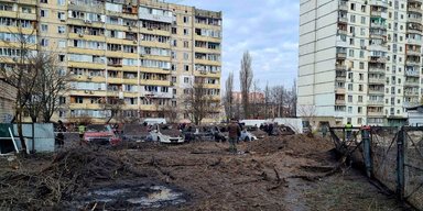 Более 30 ракет, пожары и много пострадавших: все подробности утреннего обстрела Киева (фото)