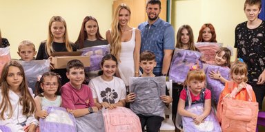 Владелец Domino Антон Шухнин помог обеспечить школьными принадлежностями детей переселенцев, потерявших жилье из-за обстрелов