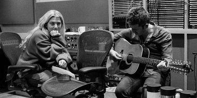 В США продали гитару с подписью группы Oasis почти за 100 тысяч долларов