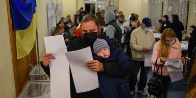 Народ устал, народ остыл. Почему партия Зеленского за полтора года растеряла электорат