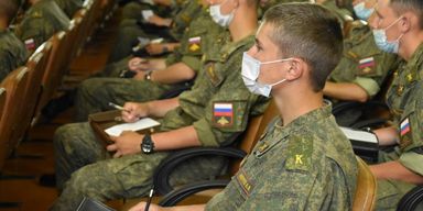 "Дірки" в ППО ніким закривати: РФ кидає курсантів захищати нафтобази від дронів
