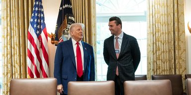 Трамп назвав "твариною" вбивцю Чарлі Кірка: ФБР показало кадри втечі підозрюваного (фото, відео)
