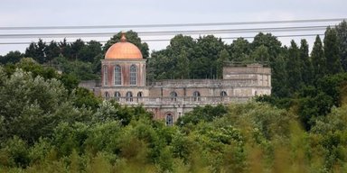Роскошь, ставшая руинами: в особняк вложили миллионы, но в нем никто не живет (фото)
