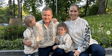 Як зустріли Великдень українські селебриті: на малій батьківщині, у колі сім'ї та церкви (фото)