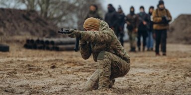 Навчатимуться і чоловіки, і жінки: у ВР реєструють новий законопроєкт про національний спротив