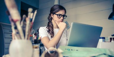 Українським школярам безплатно видають ноутбуки: хто і як може їх отримати