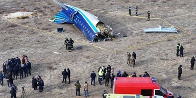 Літак Embraer 190, що розбився в Казахстані, могли збити, — росЗМІ (фото, відео)