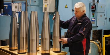 РФ увеличивает производство артснарядов, используя оборудование из Европы и Тайваня, — расследование