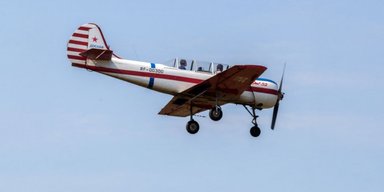 Перейняли досвід ЗСУ: ЗС РФ почали використовувати літаки Як-52 для боротьби з БПЛА (відео)