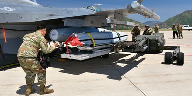 У США винищувачі захищатимуть роботи-койоти: у ВМС показали, як вони виглядають (фото)