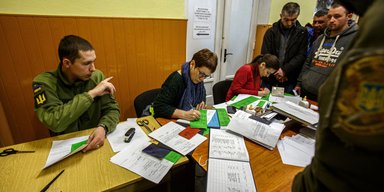 Ніякої мобілізації й "легкі" гроші: якою схемою скористались майже пів тисячі ухилянтів