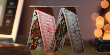 Картковий будиночок Путіна: чому російська економіка може обвалитися за одного незручного руху