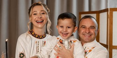 Віктор Павлік з молодшою на 30 років дружиною придбали квартиру своєму 4-річному сину (фото)