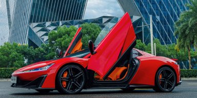 Двері як у Lamborghini і 1,9 с до сотні: на ринок виходить китайський суперкар (відео)