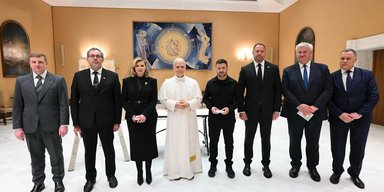 Папа Лев XIV і Зеленські провели зустріч: який подарунок отримала перша леді (фото, відео)