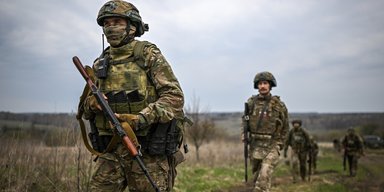 "Создают напряжение": РФ увеличила военную группировку возле Черниговской области (видео)