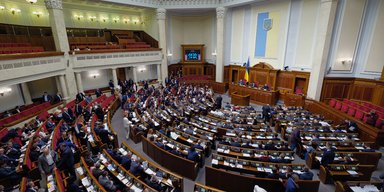 Зарплати військовим виплатять вчасно: понад 400 млрд гривень спрямують на оборону