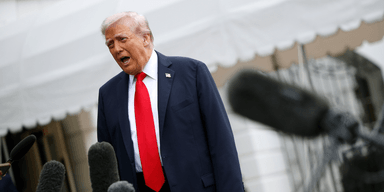 "Ви шкодите Австралії": Трамп почав погрожувати репортеру після питання про його бізнес (відео)