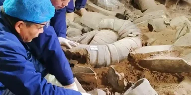 Победили смертельные ловушки и реки ртути: новые открытия в гробнице первого императора Китая