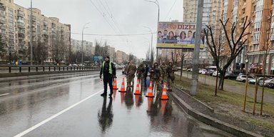 У Києві на Оболоні шукають російські ДРГ: встановили мобільні блокпости (фото)