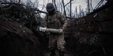 Сили оборони продовжують утримувати половину Богданівки під Бахмутом — офіцер (відео)