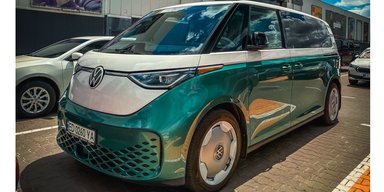 В духе хиппи: в Киеве засветился электромобиль Volkswagen в ретро-стиле (фото)