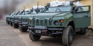 Бойцы Нацгвардии получили эвакуационные авто на базе "Новатор-2": почему это важно (фото)