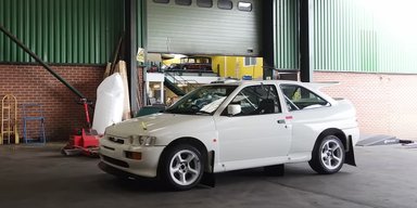 Капсула часу за $250 000: знайдено культовий спорткар Ford 90-х у новому стані (відео)