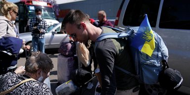 Чоловікам від 18 до 22 років включно дозволили виїжджати з України: рішення Кабміну
