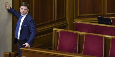 Игра "в долгую". Почему Луценко вносит заведомо проигрышные представления на снятие неприкосновенности