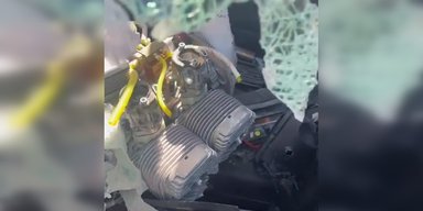 Мотор от "Шахеда" прилетел прямо в авто жителя Днепра (видео)