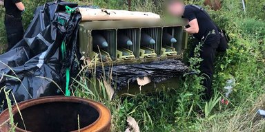 В хозяйстве пригодится: двое украинцев на Киевщине скрыли российский ЗРК "ТОР" (фото)