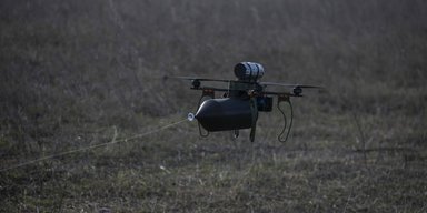 Новий етап війни дронів: як Україна і Росія можуть перемогти БПЛА на оптоволокні