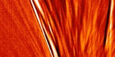 Solar Orbiter уперше зафіксував структуру, що виходить від Сонця на мільйони кілометрів (відео)