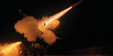 Вибухи пролунали у різних районах: росіяни комбіновано атакували Київ балістикою та "Шахедами"