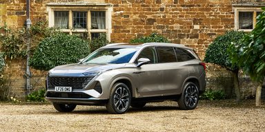 В Европе появился мощный и недорогой соперник Hyundai Santa Fe от MG (фото)