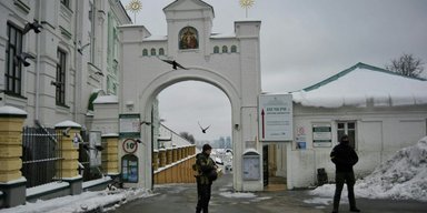 "Тогда было можно": в лавре прокомментировали документы РФ у представителей УПЦ МП (видео)