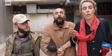 Журналисты CNN в прямом эфире освободили заключенного в Сирии: он оказался палачом Асада (видео)