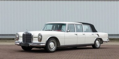 На продаж виставили раритетний шестидверний лімузин-кабріолет Mercedes 600 (фото)