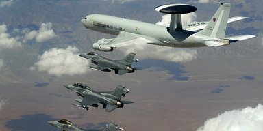 НАТО відправляє до Литви літаки AWACS, щоб стежити за активністю Росії