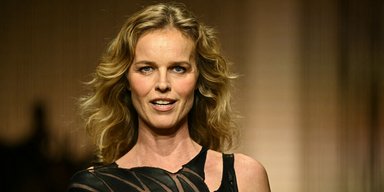 51-летняя Ева Герцигова вышла на подиум на показе Roberto Cavalli в Милане (фото)