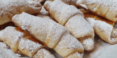 Рогалики з чорною смородиною та волоськими горіхами: рецепт ароматної випічки